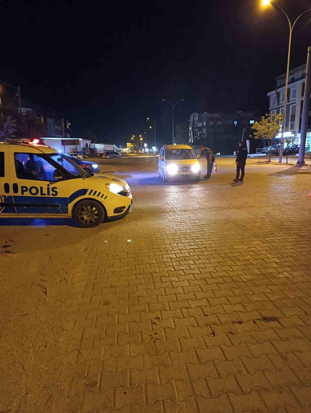 Dinar&rsquo;da emniyet ve jandarmadan huzur uygulaması
