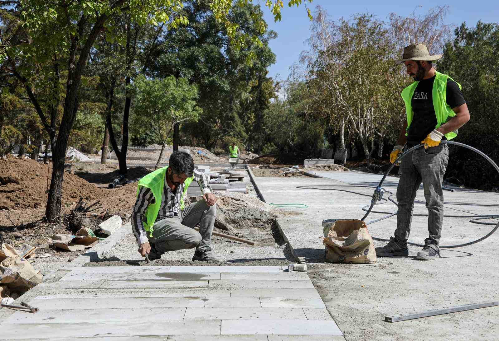 Eski DSİ yerleşkesinde millet bah&ccedil;esi yapımı devam ediyor
