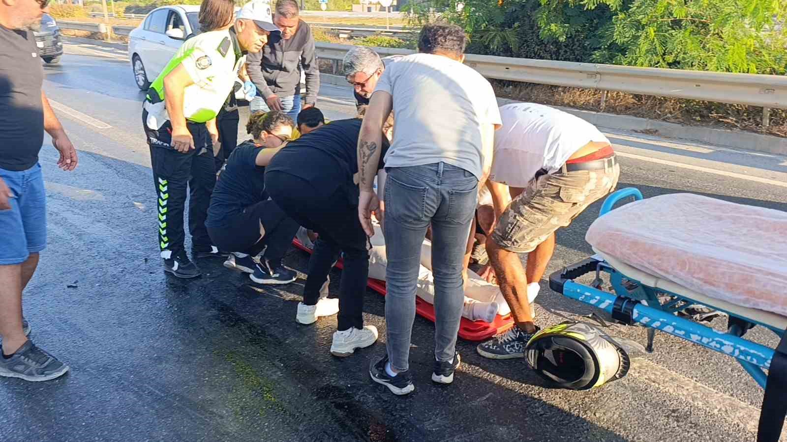 Antalya’da motosiklet iş makinesine çarptı: 1 ağır yaralı