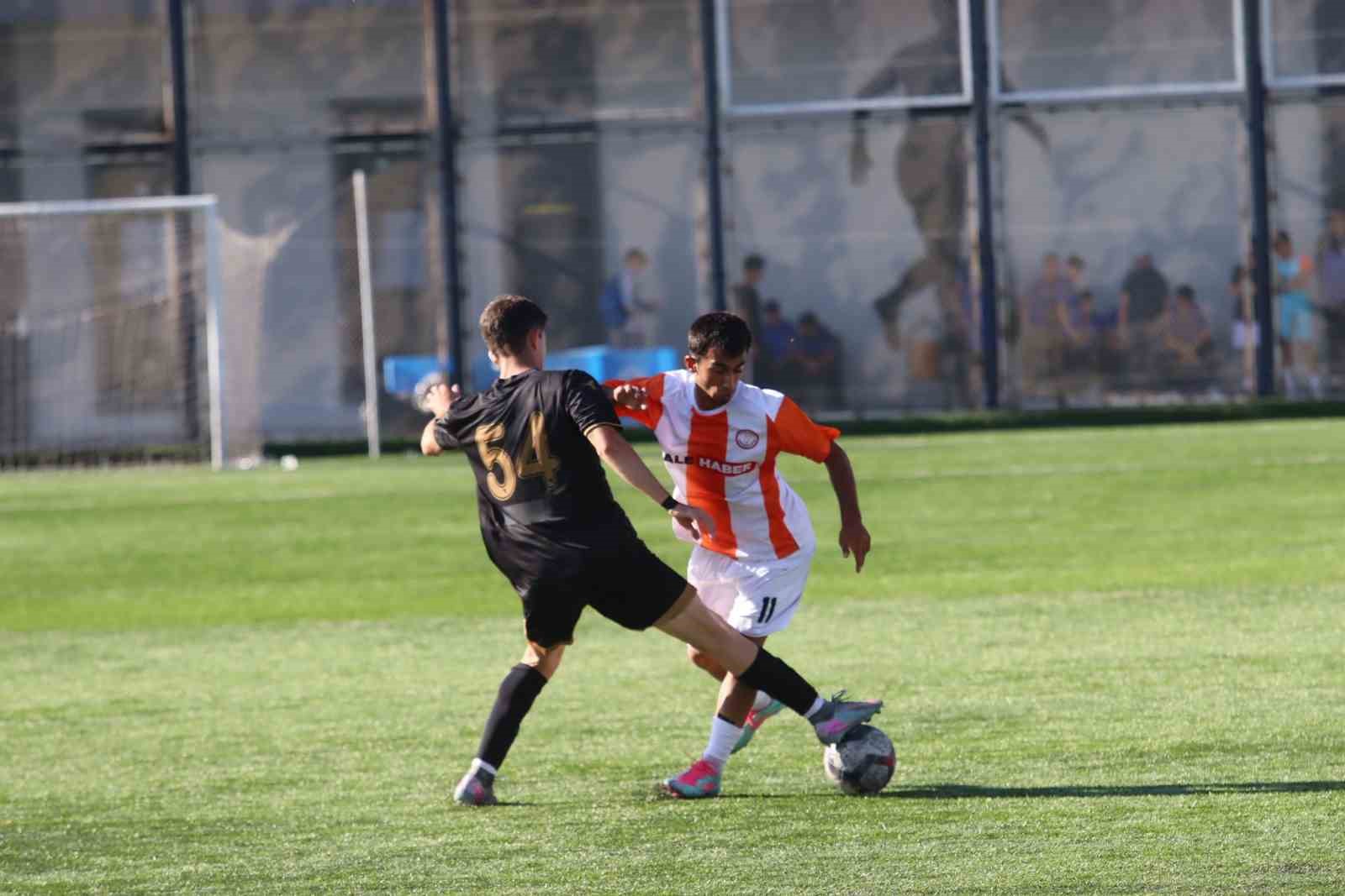 U19 Gelişim Ligi: Talas Belediyespor: 2 - Suvermez Kapadokyaspor: 2