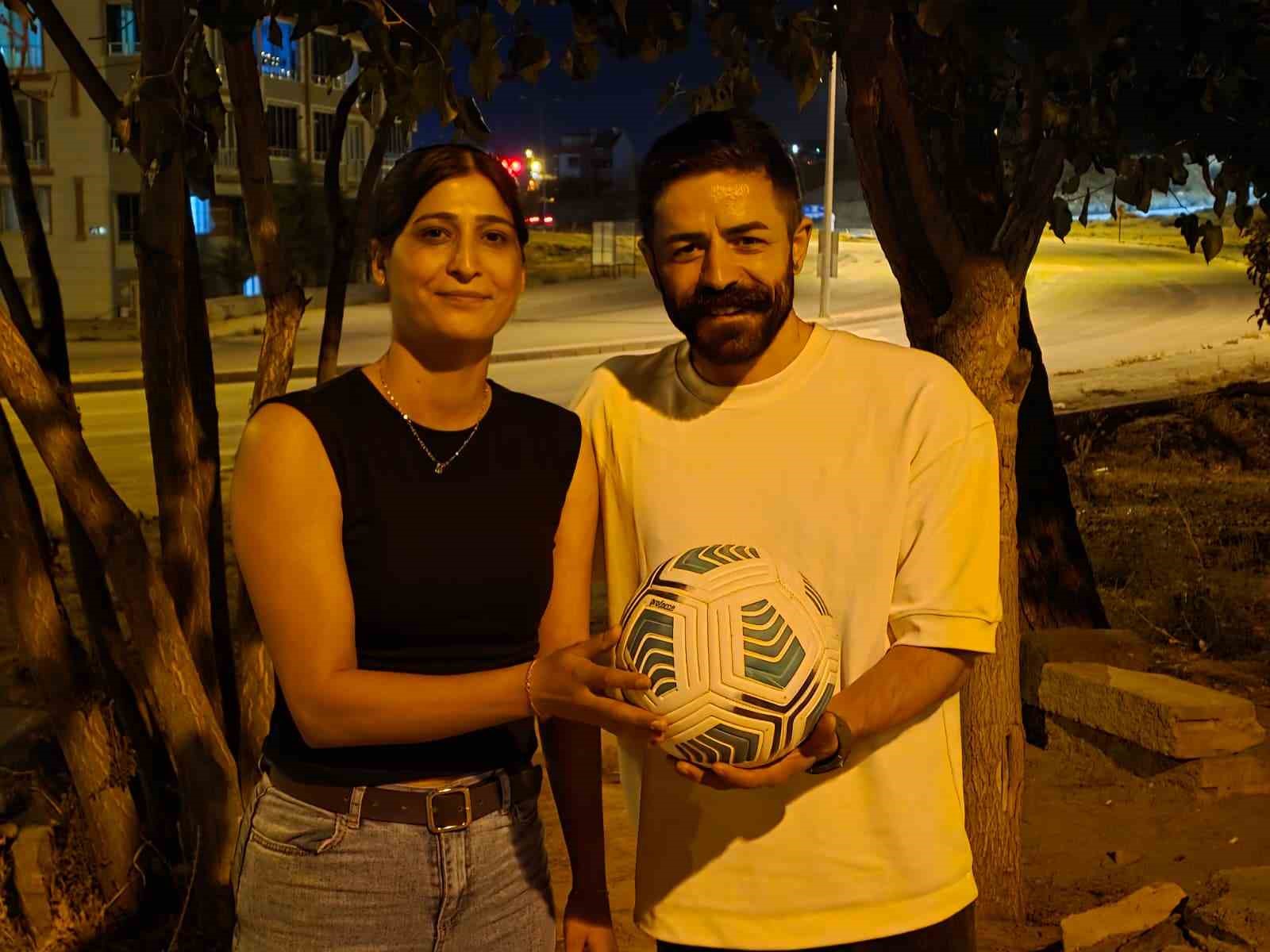 Sinan Kaloğlu’nun kuzeni Yağmur Bor, halı sahaların gözdesi oldu
