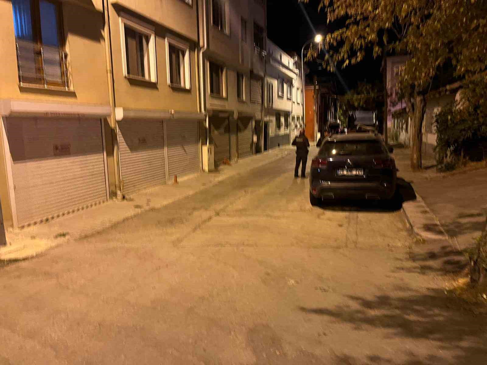 Kafasına taşla vurduğu yeğenini yaraladı, olay yerinden ka&ccedil;tı
