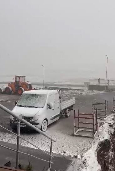 Ardahan’a mevsimin ilk karı yağdı