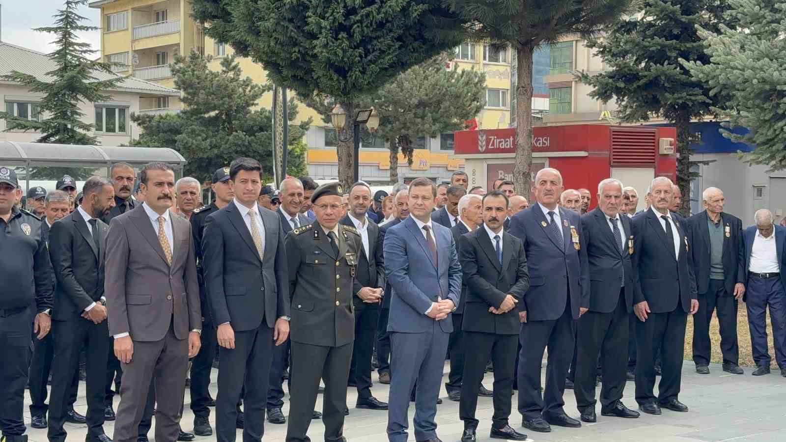 Gaziler G&uuml;n&uuml; t&ouml;reninde fenalaşan gazi hastaneye kaldırıldı
