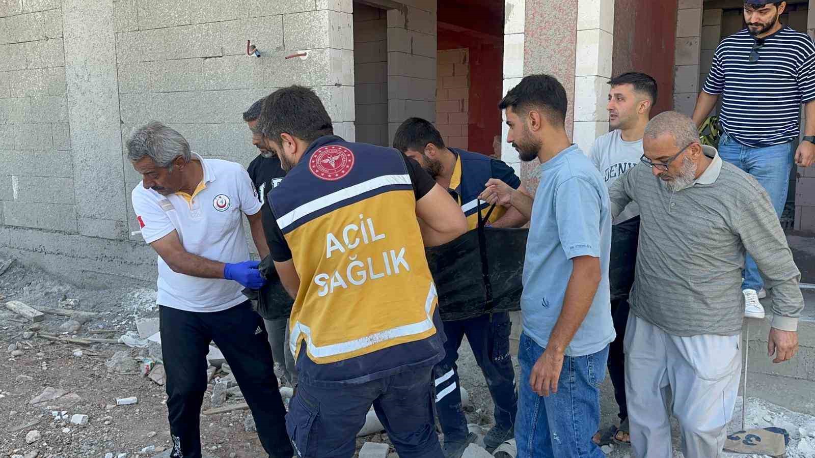 Bekçi inşaat içerisinde ölü bulundu