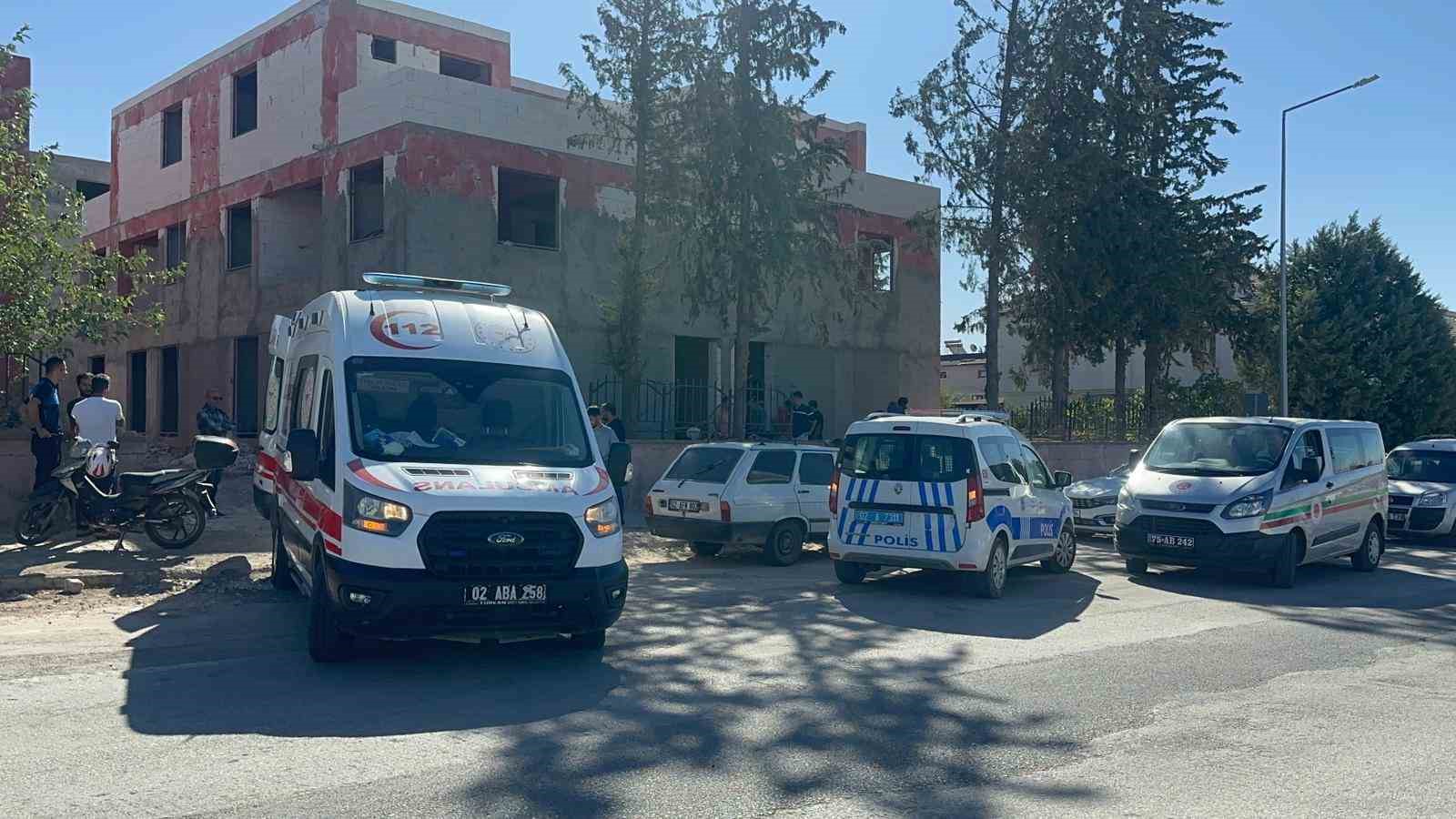 Bekçi inşaat içerisinde ölü bulundu
