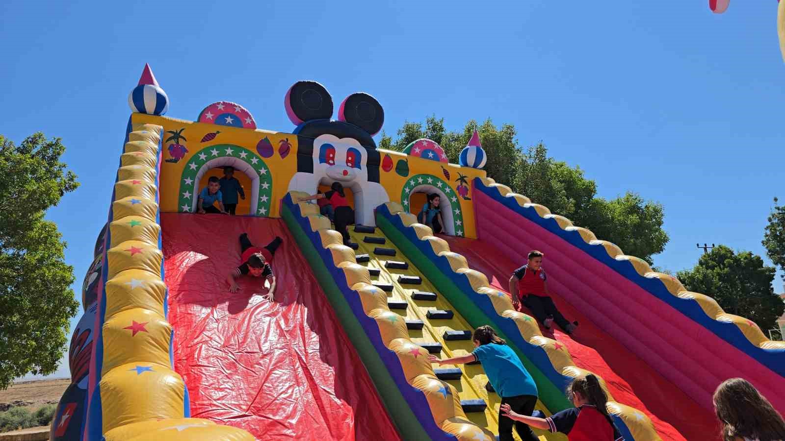 Başkan &Ccedil;olakbayrakdar: "Evlatlarımızı mutlu etmek i&ccedil;in &ccedil;alışıyoruz"
