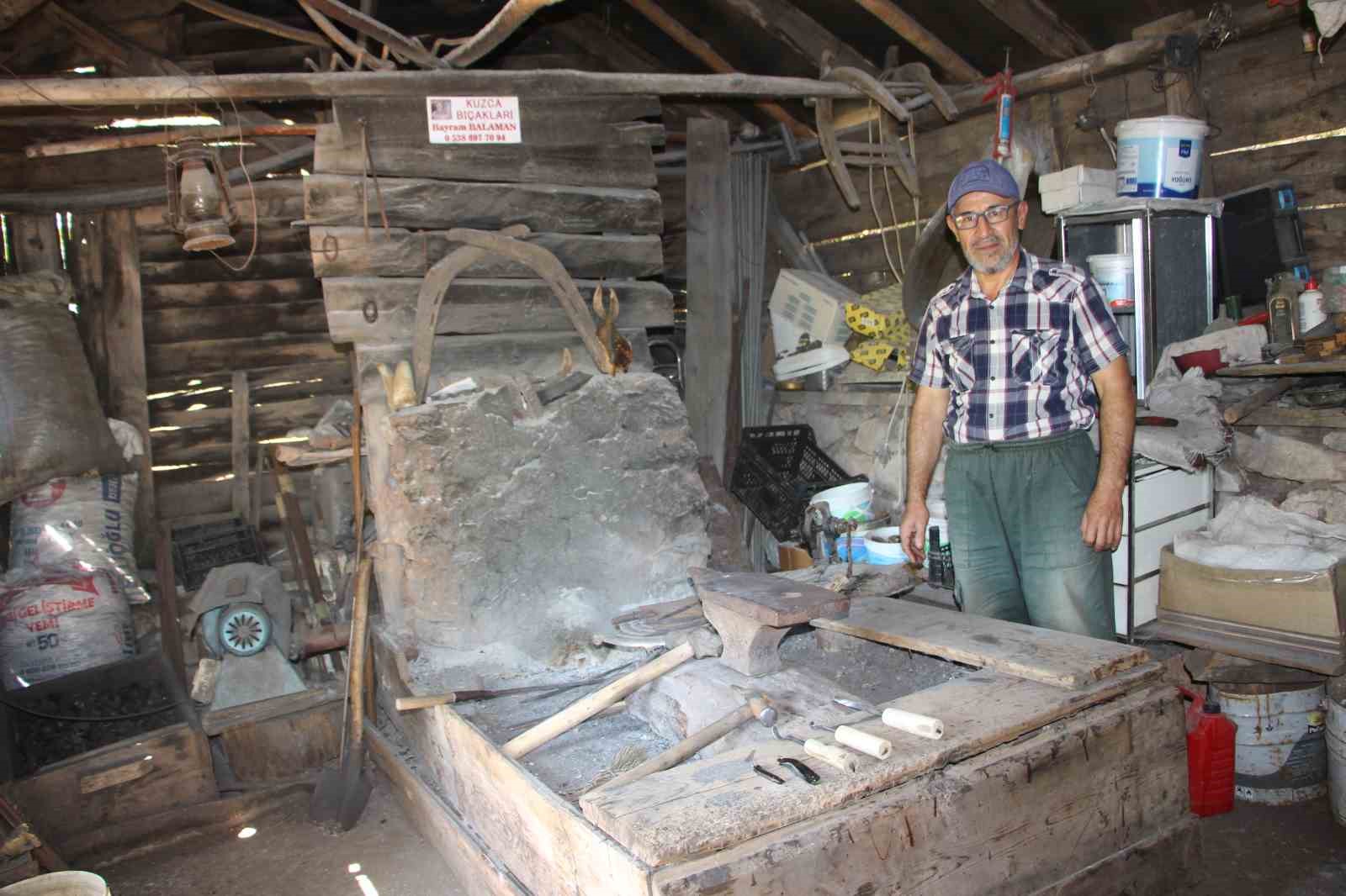 Kuzca’da 200 yıllık bıçak geleneği teknolojiye direniyor