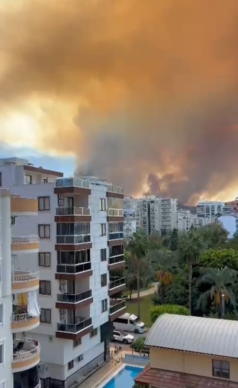 Alanya’daki orman yangını yeniden alevlendi