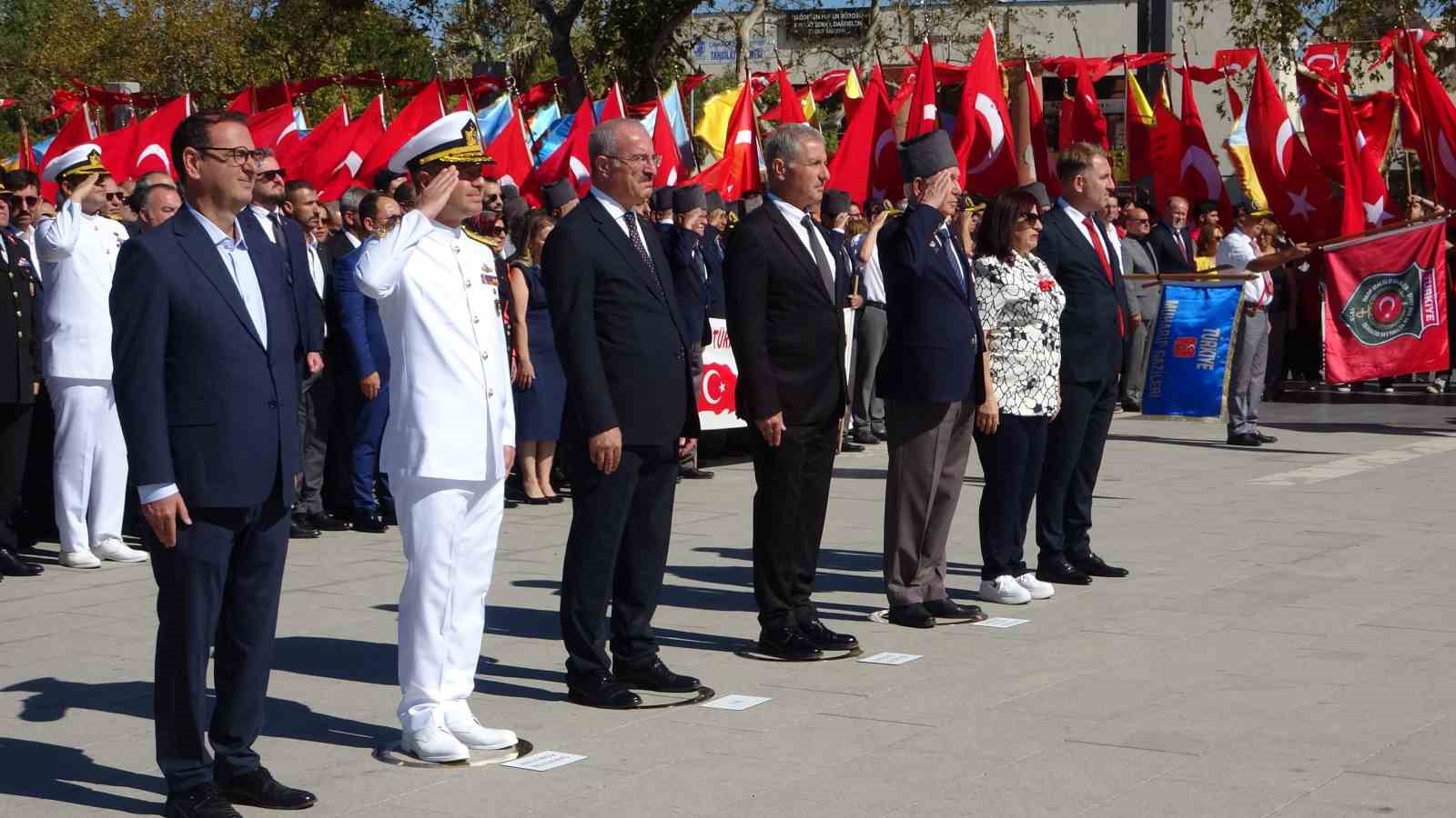 &Ccedil;anakkale&rsquo;de Gaziler G&uuml;n&uuml; t&ouml;renle kutlandı
