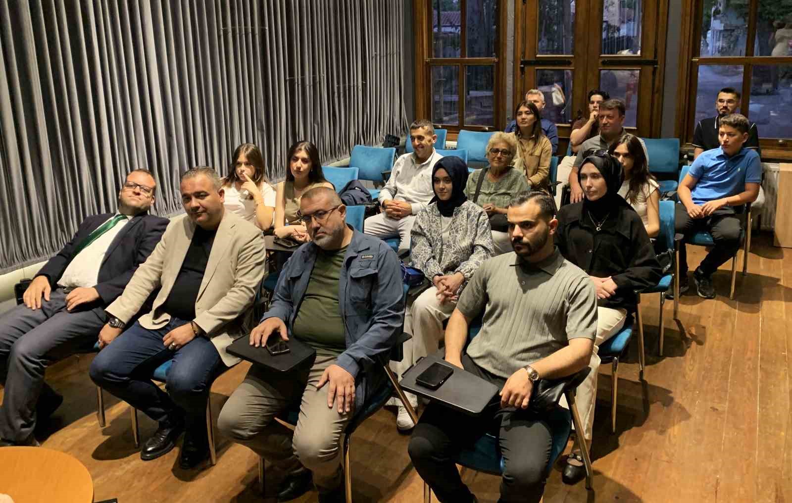 Genç girişimciliğin püf noktalarını öğrendi