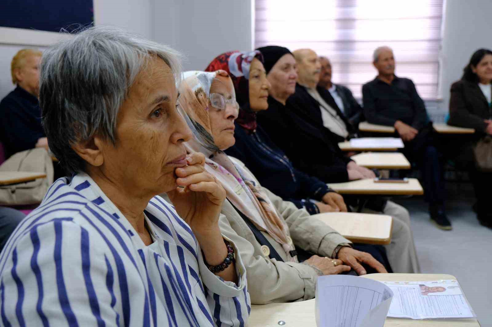 Tokat’ta Tazelenme Üniversitesi öğrencileri için tanışma toplantısı düzenlendi