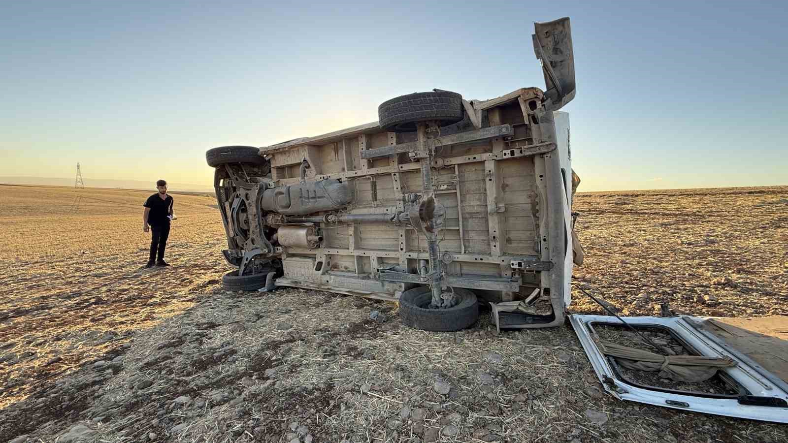 Diyarbakır’da öğrenci servisi ile otomobil çarpıştı: 9 yaralı
