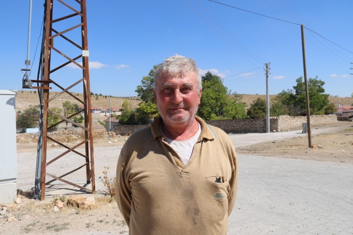 Kent merkezinin yakınındaki kırsal mahallede telefon ve internet &ccedil;ekmiyor
