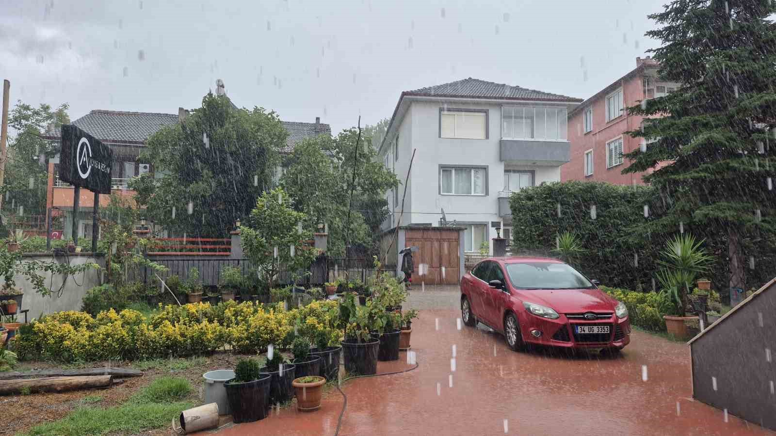 Meteorolojinin uyardığı kentte şiddetli yağış