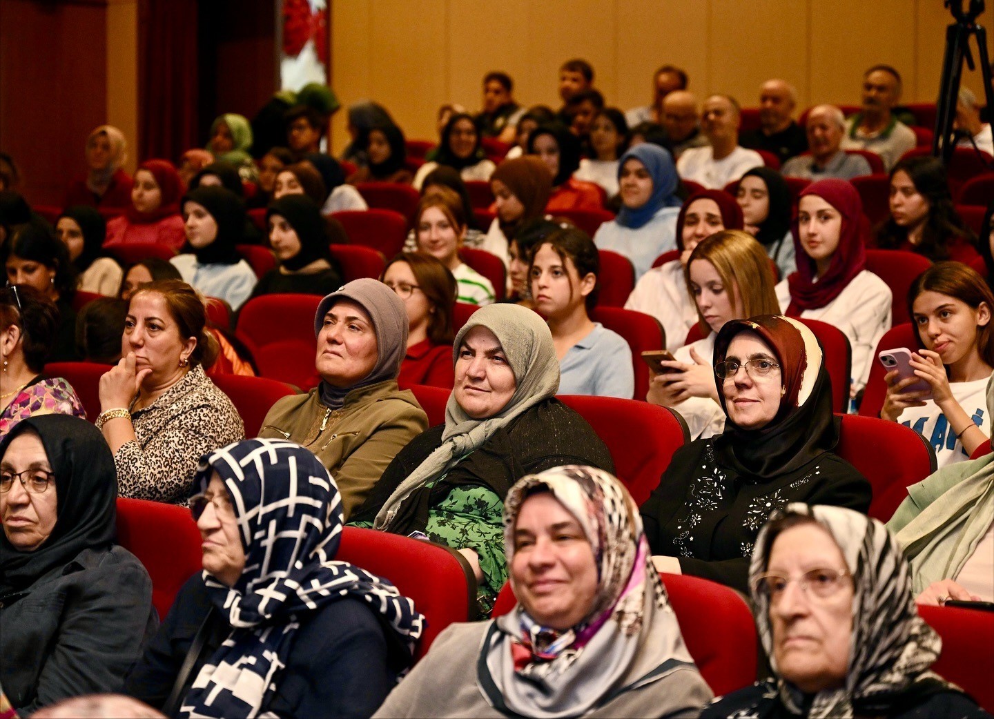 Yeşilyurt’ta Gaziler Haftası söyleşisi duygusal anlara sahne oldu