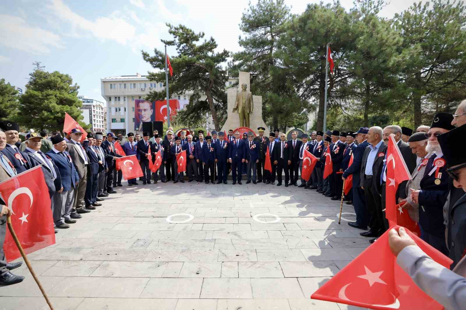 Van&rsquo;da Gaziler G&uuml;n&uuml; kutlandı
