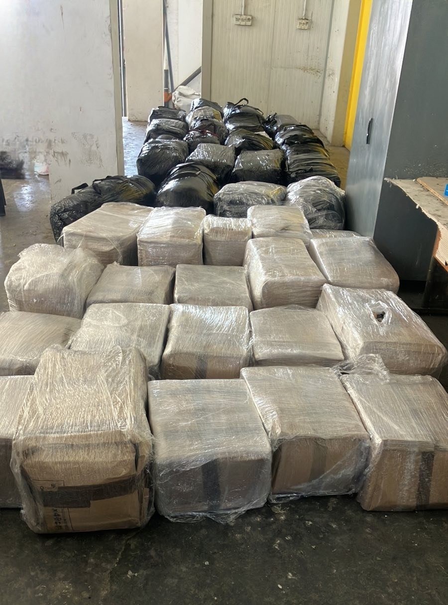 Sınır kapısında 739 kilo esrar ele ge&ccedil;irildi
