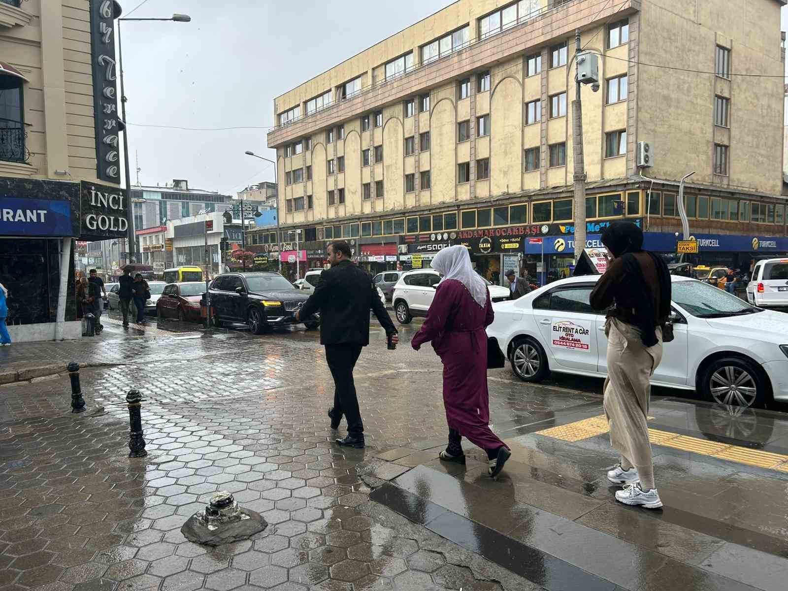 Van’da yağmur yağışı