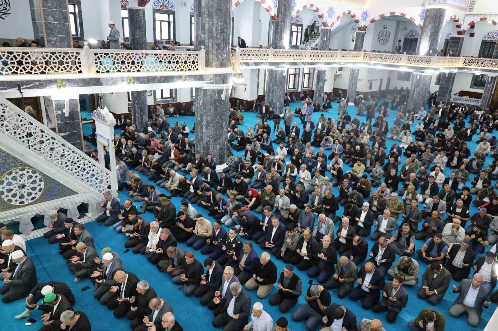 Ağrı&rsquo;da Gaziler G&uuml;n&uuml; dolayısıyla mevlid programı d&uuml;zenlendi
