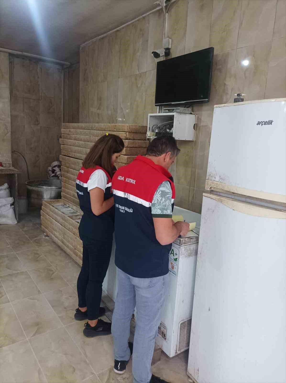 Siirt&rsquo;te fırınlara sıkı denetim: Mevzuata aykırı hareket eden 5 fırına 526 bin lira ceza kesildi
