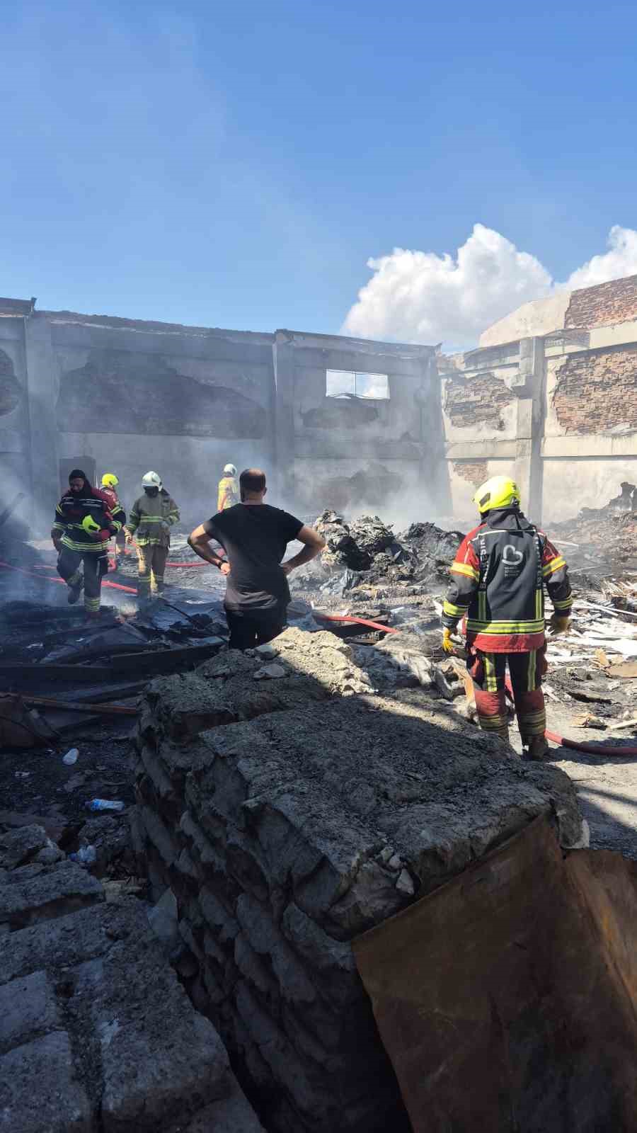 Bandırma’da Depo Yangını
