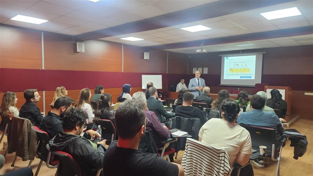 T&uuml;t&uuml;n bağımlılığı tedavisi eğitimi d&uuml;zenlendi
