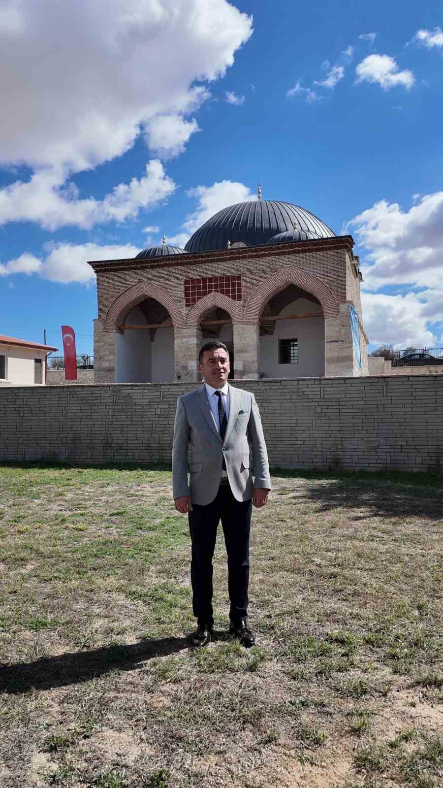 Tarihi Anadolu Sel&ccedil;uklu Hamamkarahisar Ulu Camii yeniden ibadete a&ccedil;ıldı

