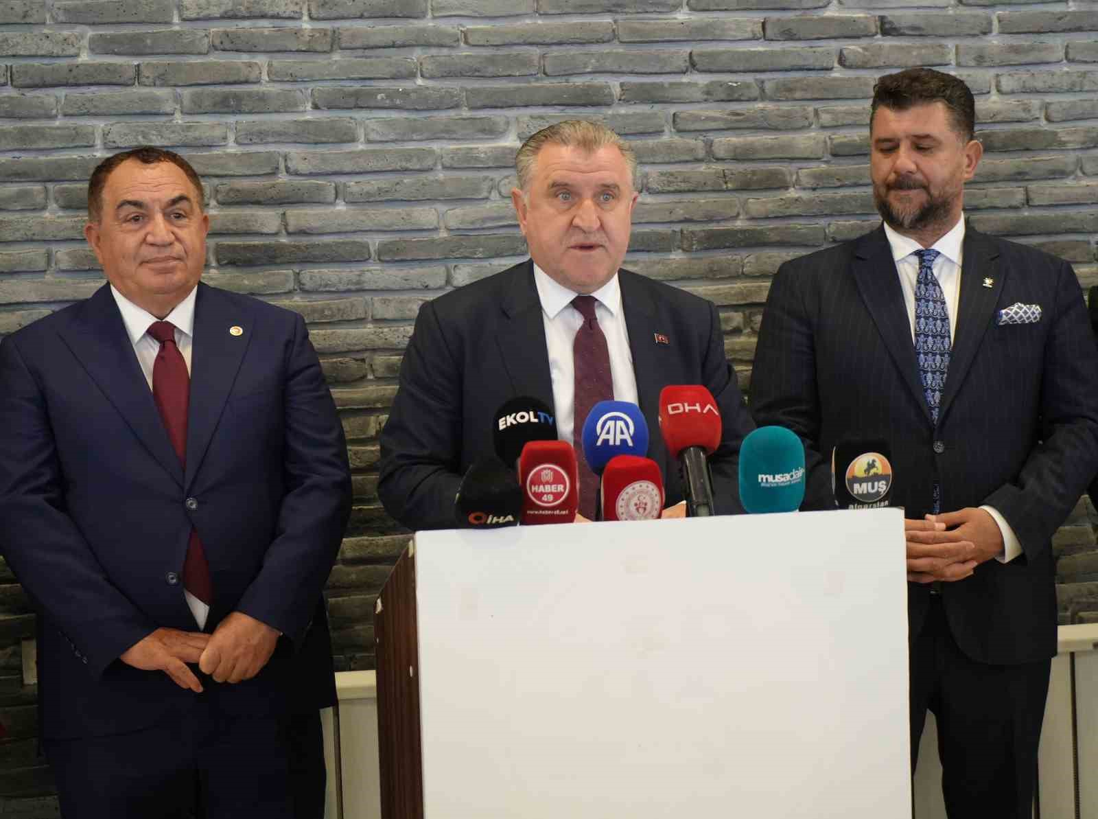 Bakan Bak: "Türkiye’nin güçlü olmasını, bölgede söz sahibi bir ülke olmasını istiyoruz"