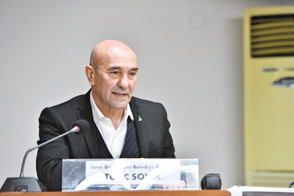 İzmir B&uuml;y&uuml;kşehir yolsuzluk davasında Soyer ve Aslanoğlu savunmalarını yaptı
