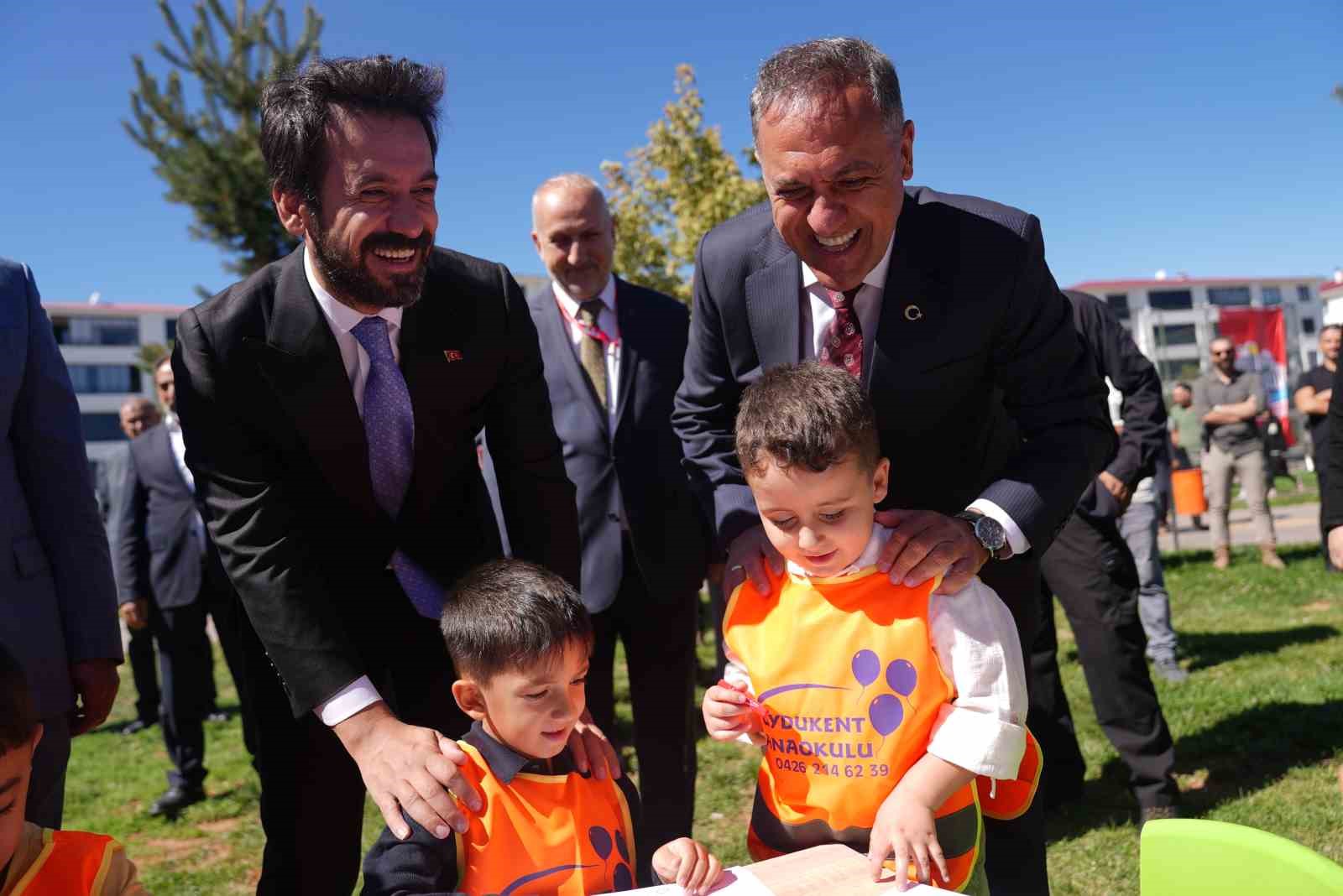 "Bir Anadolu Şenliği" coşkusu Bingöl’de başladı