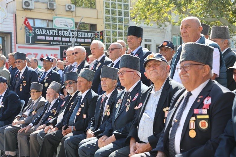 Gaziler Günü Coşkusu Cumhuriyet Meydanı’nda yaşandı