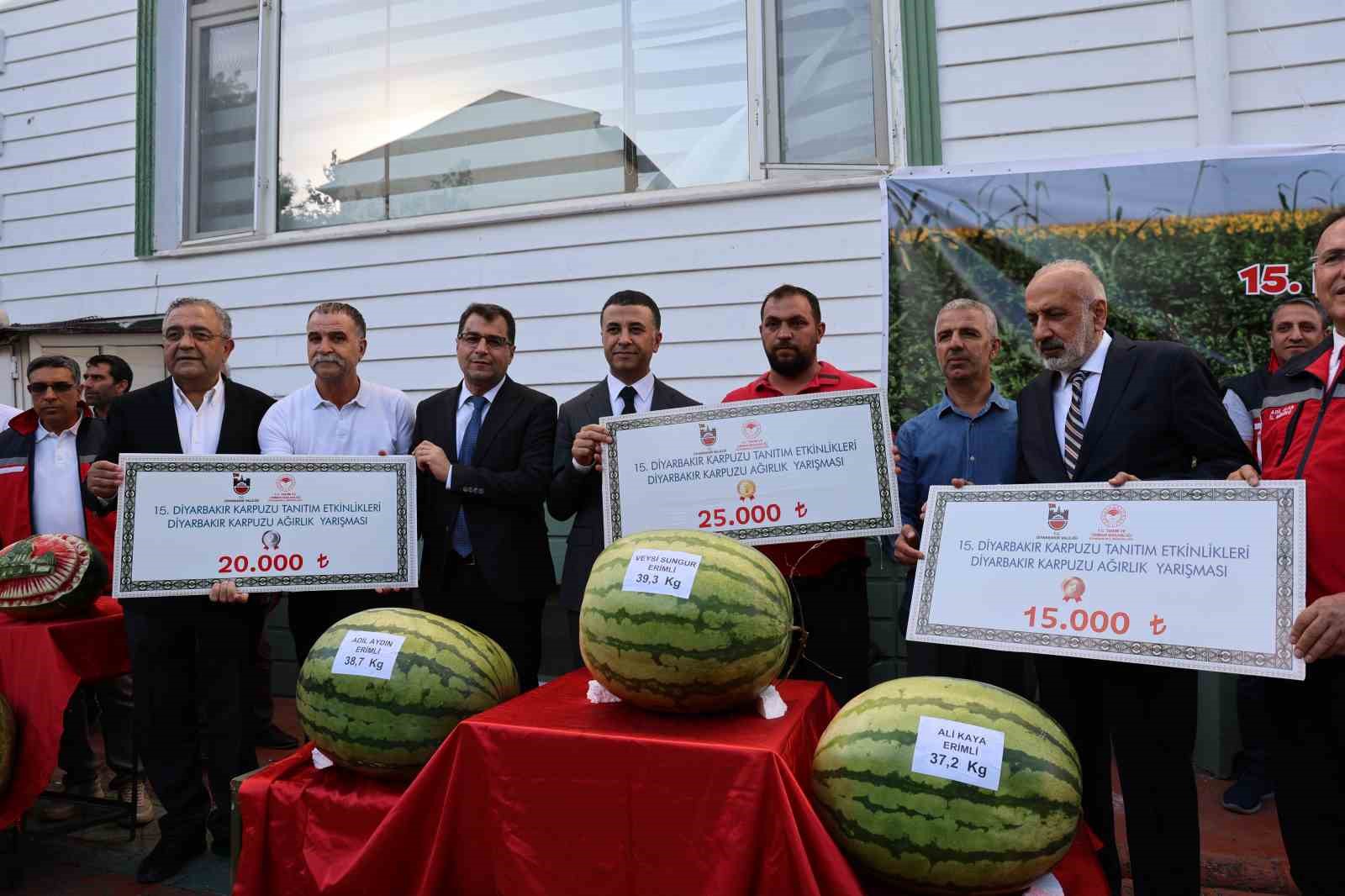 Diyarbakır’ın en büyük karpuzları seçildi