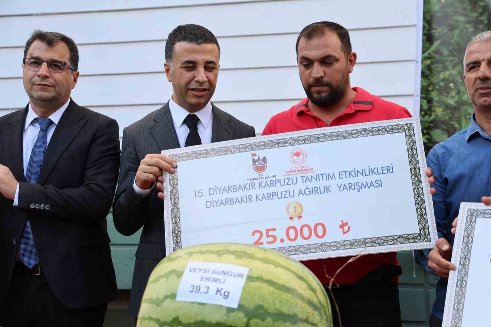 Diyarbakır&rsquo;ın en b&uuml;y&uuml;k karpuzları se&ccedil;ildi
