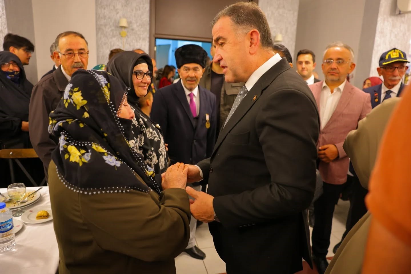 Bayburt&rsquo;ta şehit aileleri ve gaziler onuruna yemek verildi
