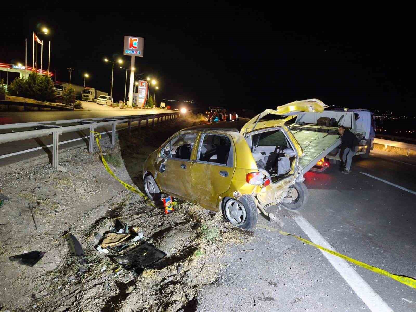 Takla atan otomobil hurdaya döndü: 1 ölü