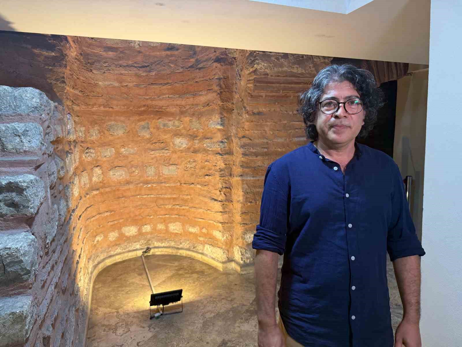 Sirkeci&rsquo;de bir iş hanının altındaki 900 yıllık Roma Kilisesi kalıntısı sergileniyor
