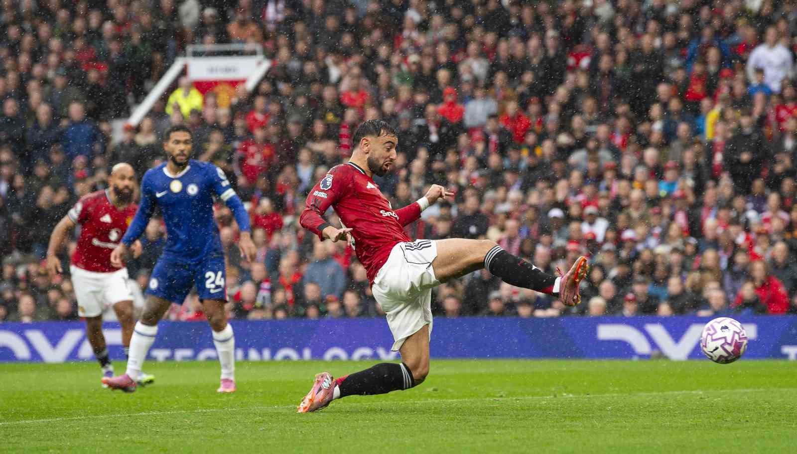 Manchester United, Chelsea’yi 2-1 mağlup etti
