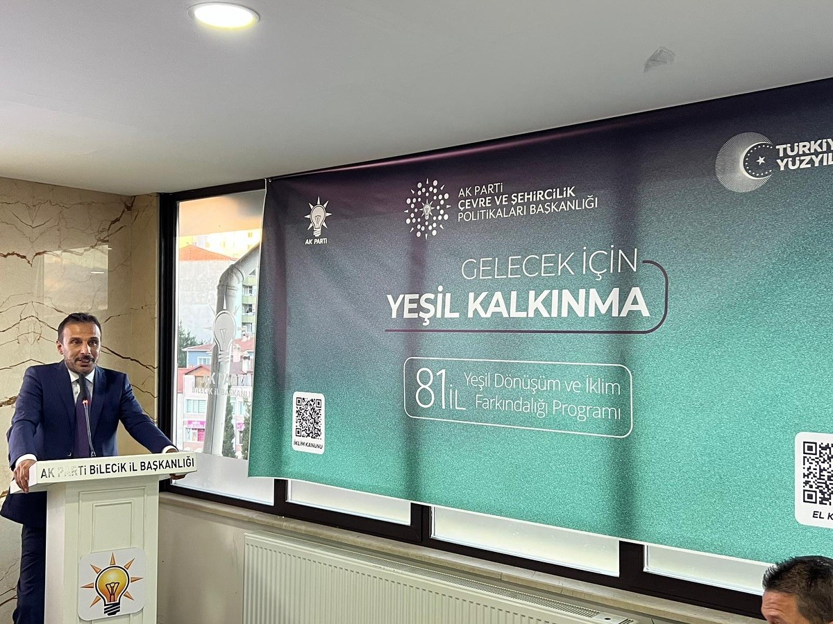 AK Parti teşkilatına yeşil d&ouml;n&uuml;ş&uuml;m sunumu
