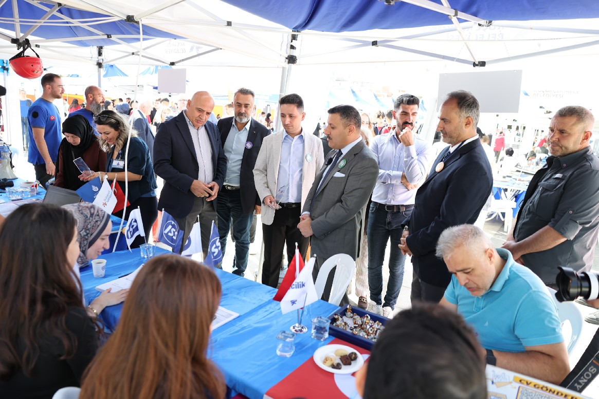 Küçükçekmece Belediyesi İstihdam Fuarı’nın ikincisini düzenledi