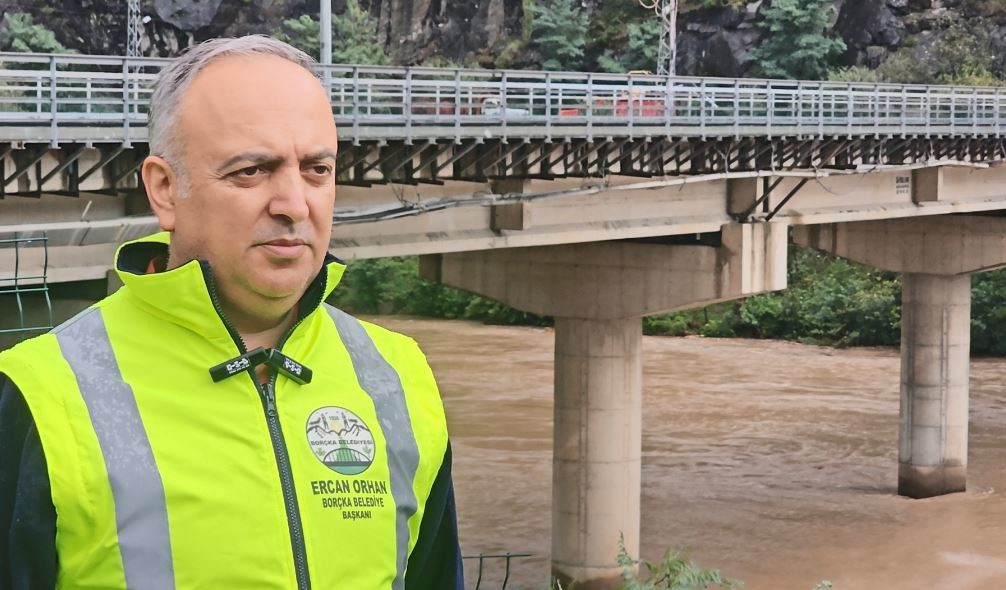 Borçka Belediye Başkanı Ercan Orhan: "Vatandaşlarımız dere kenarlarından uzak dursun"