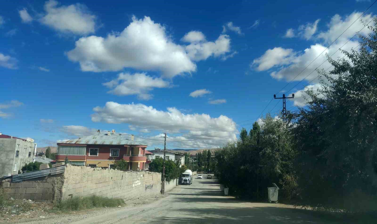 Van&rsquo;ı &ccedil;evreleyen dağlarda bulut ş&ouml;leni
