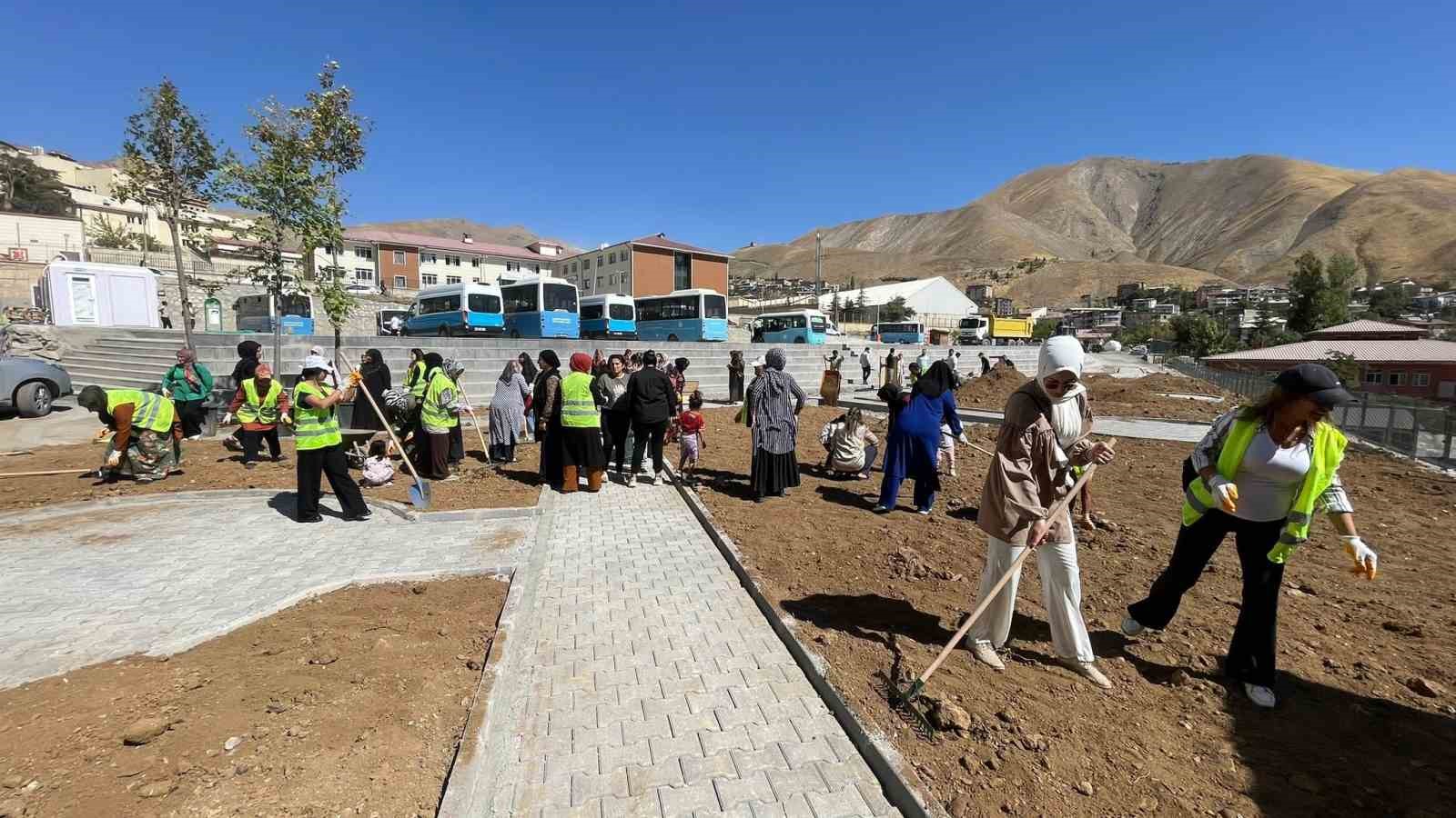 Hakkari&rsquo;ye yeni modern servis alanı ve park
