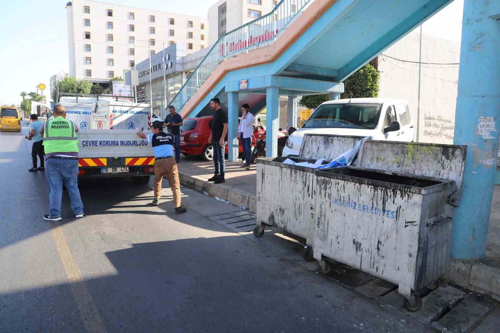 Akdeniz’de yeni çöp konteynerleri cadde ve sokaklara yerleştiriliyor