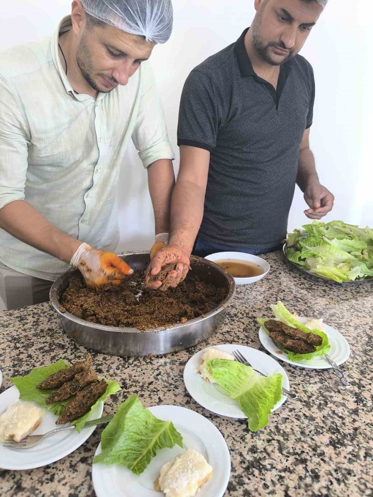 Gazipaşa&rsquo;da huzurevinde sıra gecesi coşkusu
