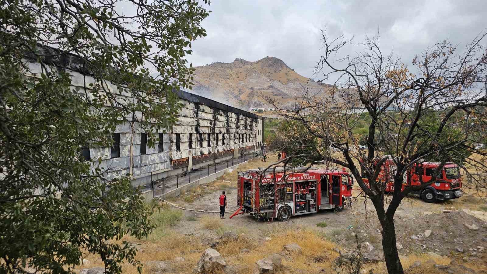 Kayseri’de fabrika yangını: Ekipler müdahale ediyor