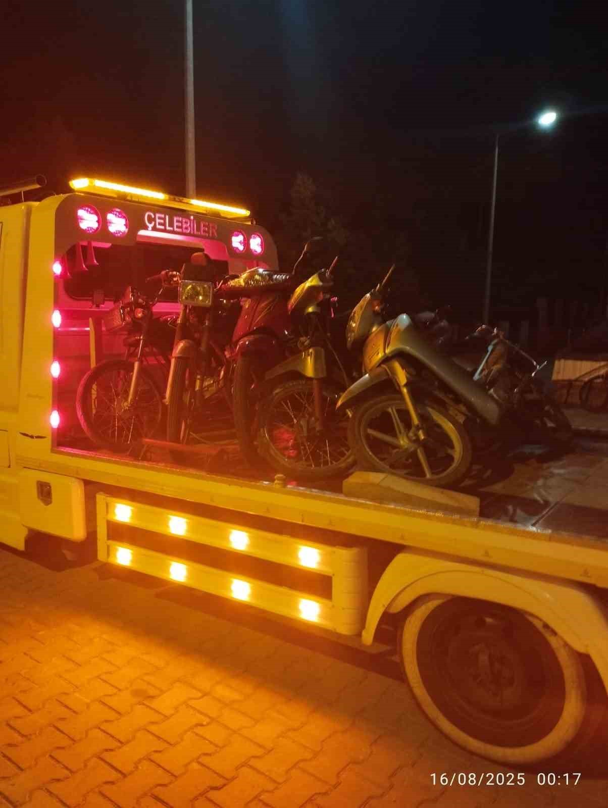 Bolvadin’de 20 motosiklet trafikten men edildi