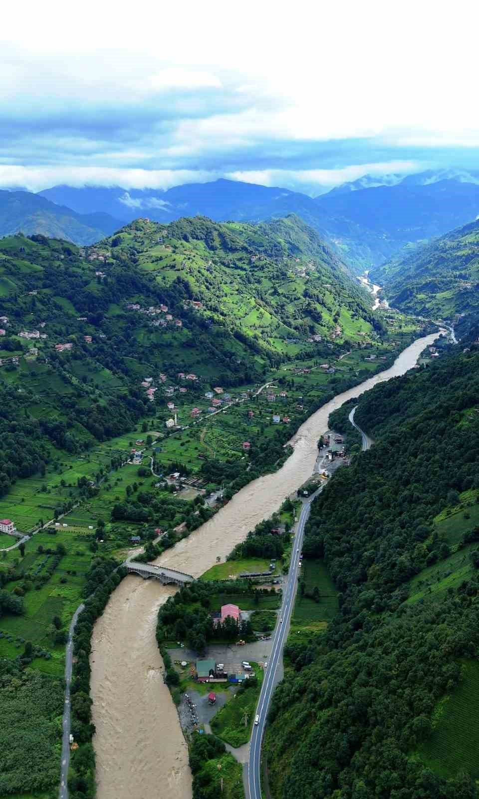 Rize’de selin etkili olduğu Fırtına Vadisi havadan görüntülendi
