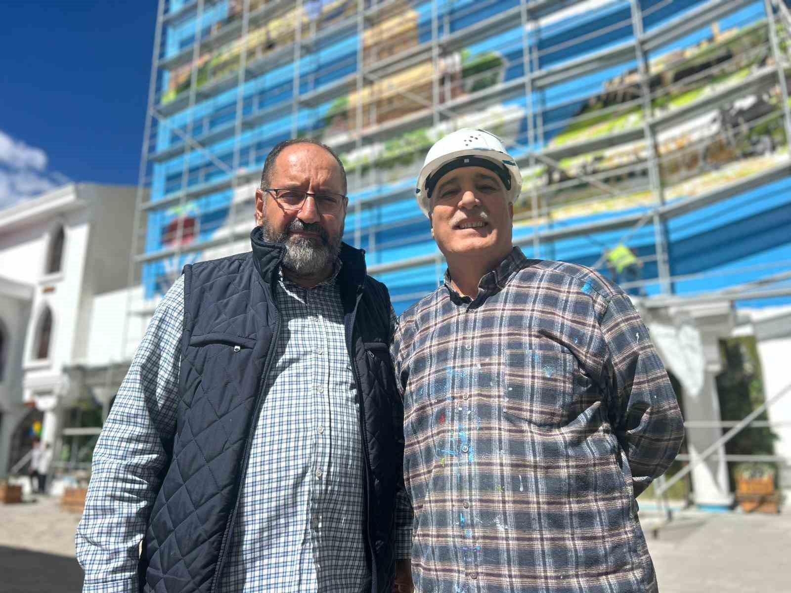 Van&rsquo;ın tarihi ve doğal g&uuml;zellikleri dev duvar resimlerine yansıdı
