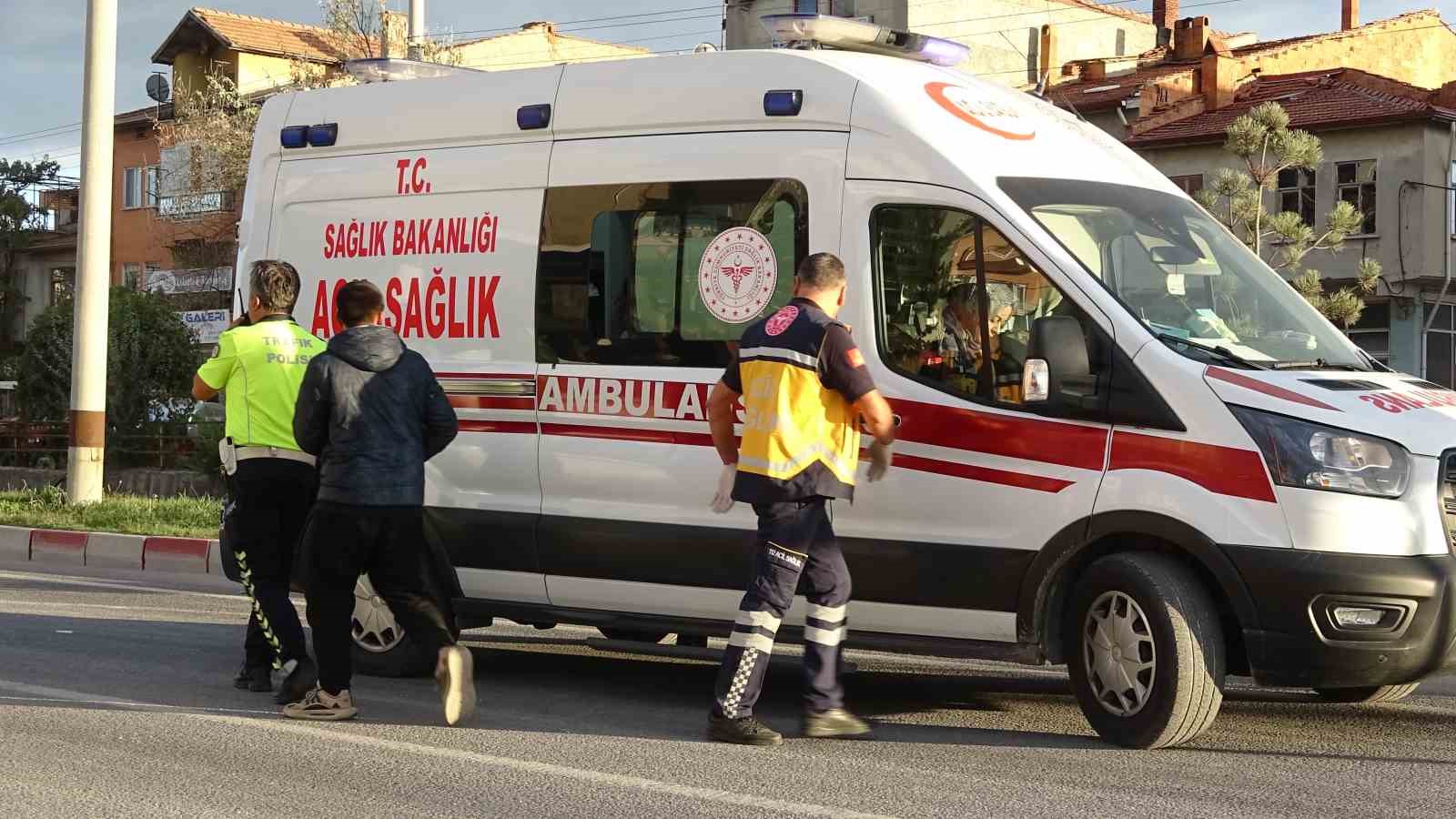 Tavşanlı&rsquo;da motosikletin de karıştığı zincirleme trafik kazası
